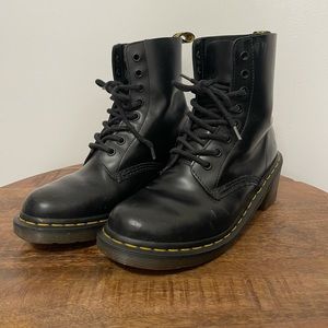 ⭐️Dr.Martens boots ⭐️